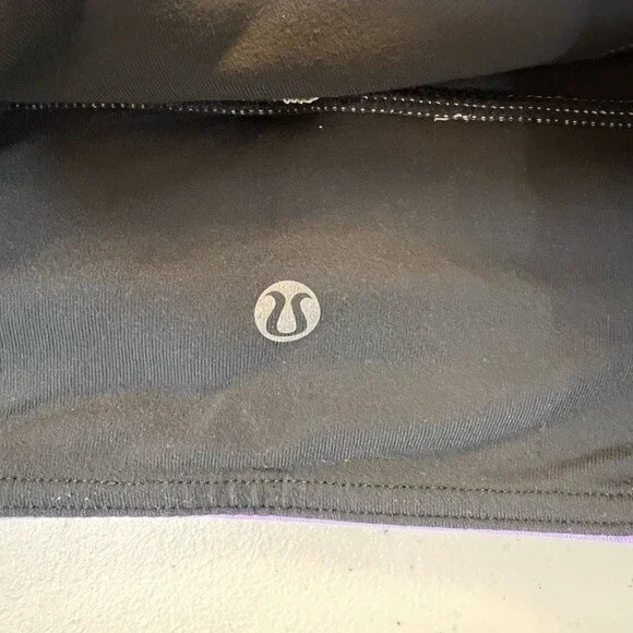 LULULEMON Capris gray/lavender size 6 - Picture 4 of 5